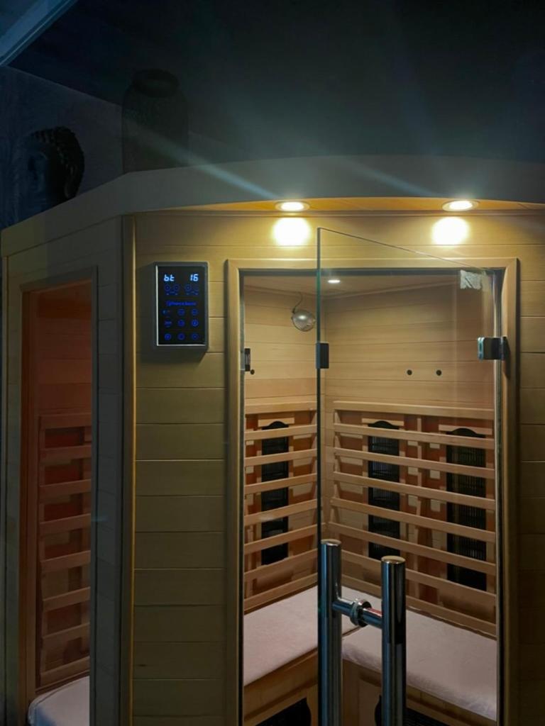 Gites Spa Strasbourg - Villa Cerf - Spa Prive, Sauna, Borne D'Arcade, Babyfoot Ittenheim エクステリア 写真